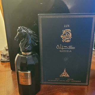 Kaheela Lux von Paris Corner