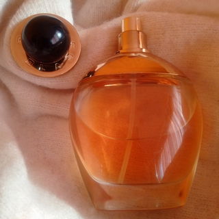 I'd like to know who designed this bottle...