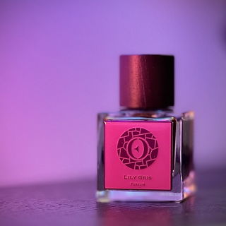 Lily Gris: Sekadau - Ensar Oud