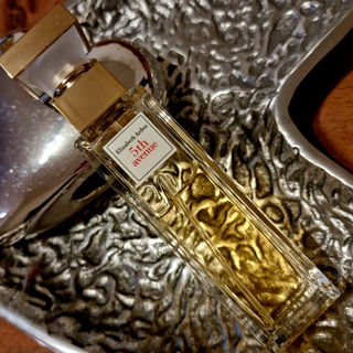 5th Avenue (Eau de Parfum) by Elizabeth Arden