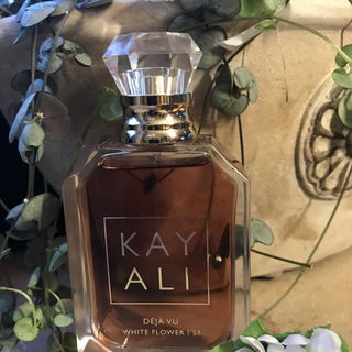 Déjà Vu White Flower | 57 (Eau de Parfum) von Kayali