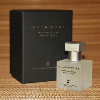 White Gardenia Petals by Illuminum