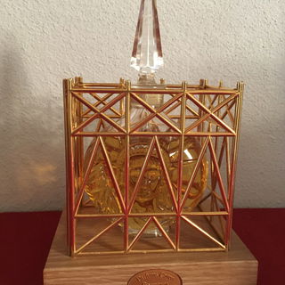 Baccarat -Ausgabe: Miss Liberty mit ihrem Gerüst (eine Hommage an die USA, die Daltroff während der Nazi-Diktatur Asyl gegeben haben)