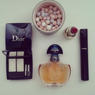 by Iris983