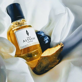 Iris Altesse von Danner & Flemming