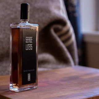 The coziest rose. I'm not into gourmands much, but the cacao in here is perfect