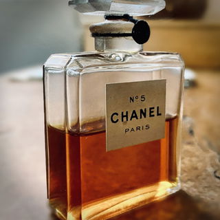 N°5 (Parfum) by Chanel