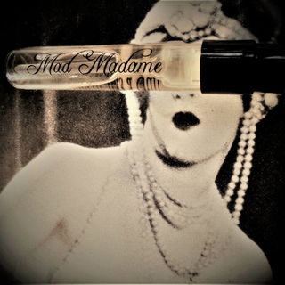 Die weißen Rosenblütenperlen