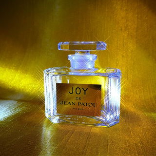 Ein funkelndes, gesundes Neues Jahr an alle, die Parfum lieben.