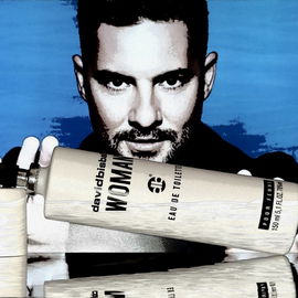 David Bisbal, 43, aus Almeria, singt nicht nur gut, er sieht auch sehr gut aus.