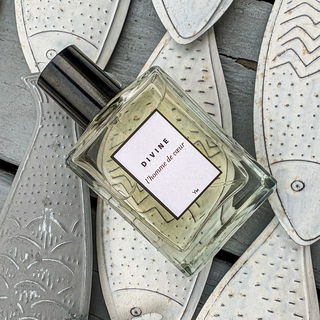 Das Foto und das Parfum stammen aus der Bretagne, wo auch das Label Divine seine Heimat hat.
