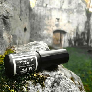 Kumquatperlen rußen auf bärtigen MateMuschelNachtzügen über flirrende Wälder