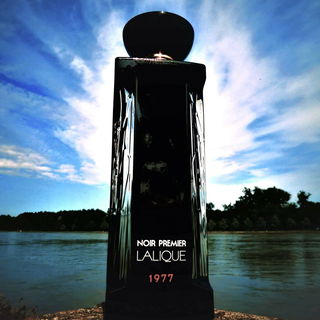 Noir Premier - Fruits du Mouvement 1977 von Lalique