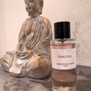 Sakura von Dior