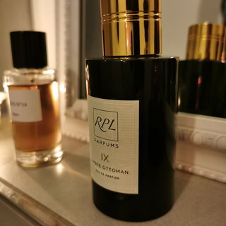 IX Ambre Ottoman by RPL Maison