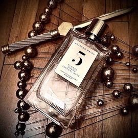 5 - Floral, Amber, Sensual Musk (Eau de Parfum) von Rosendo Mateu - Olfactive Expressions