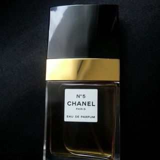 N°5 (Parfum) by Chanel