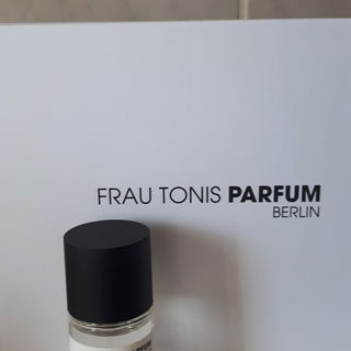 № 08 Été Éternel von Frau Tonis Parfum