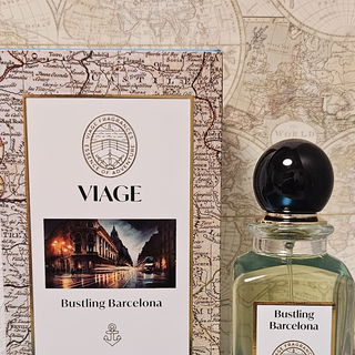 Bustling Barcelona von Viage