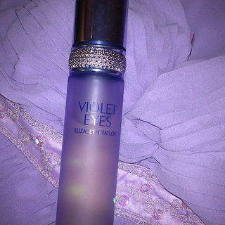 Violet Eyes by Elizabeth Taylor