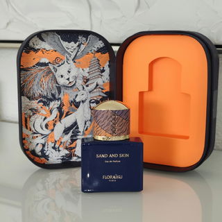 Sand and Skin von Floraïku