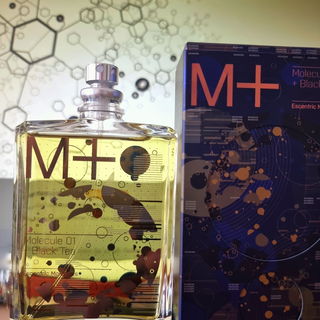 Molecule 01 + Black Tea - Escentric Molecules