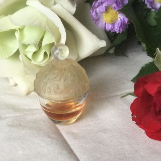 Dilys (Parfum) von Laura Ashley