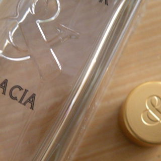 Fleur d'Or & Acacia - L'Occitane en Provence