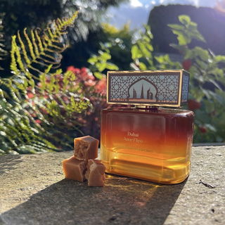 Mit Dank an MiniGBIC, die zum gemeinsamen Fotoshooting diesen Flakon mitgebracht hat.