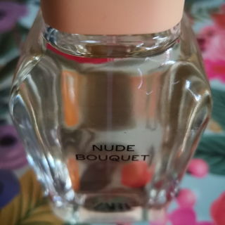 Nude Bouquet (2016) von Zara