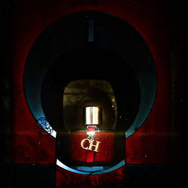 Morning essentials: coffee and perfume! This perfume is underrated because of its performance. If it was a niche I think it would be awesome!