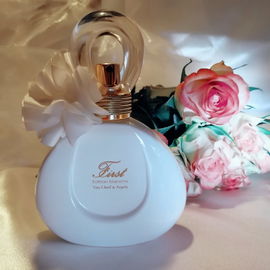 First Edition Blanche - Van Cleef & Arpels
