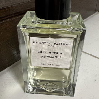 Bois Impérial (Eau de Parfum) von Essential Parfums