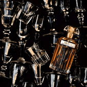 Ein netter Glasverkäufer vom Antikmarkt hatte mir kurz seinen schönen Stand überlassen... Auch hier ganz lieben Dank!! (von BBMie)