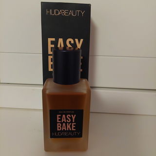 Easy Bake von Huda Beauty