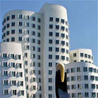 Gehry-Bauten im Düsseldorfer Hafen