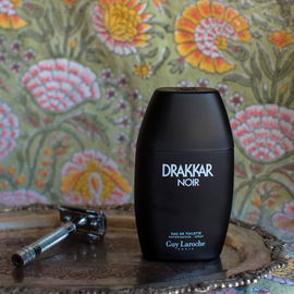 One of those fragrances where a full bottle can be cheaper than finding a sample. Luckily it's an easy to wear blind buy for mature guys
