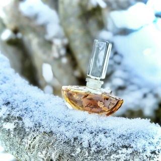 Ruffles (Perfume) by Oscar de la Renta