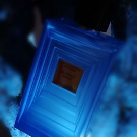 Les Compositions Parfumées - Glorious Indigo by Lalique