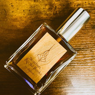 Bourbon & Old Books von Sfumato