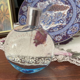 Es ist Eau des Merveilles blue und nicht Trussardi 😂