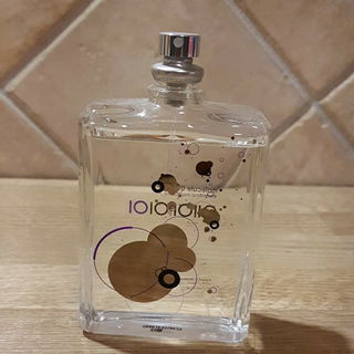 Molecule 01 von Escentric Molecules