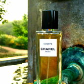 Brunnen auf einem jahrhundertealten Weingut, Provence, Frankreich, 10/24 (von MonAmour)