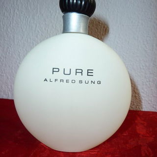 Pure von Alfred Sung