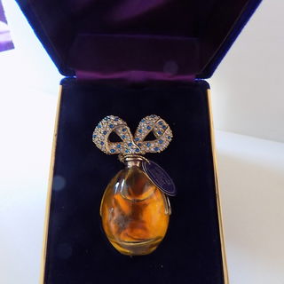 Diamonds and Sapphires (Eau de Toilette) by Elizabeth Taylor