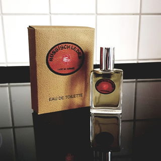 Russisch Leder (Eau de Toilette) von Johann Maria Farina gegenüber dem Jülichs-Platz