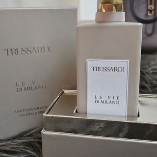 Le Vie di Milano - Limitless Shopping Via della Spiga von Trussardi