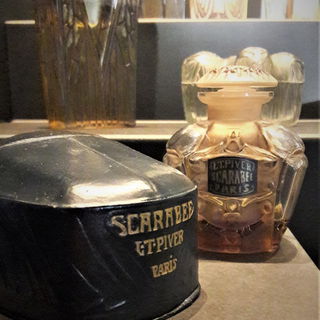 Scarabée von L.T. Piver