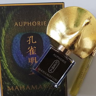 Mahamayuri / 孔雀明王 by Auphorie