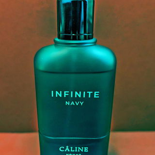 Infinite Navy von Câline